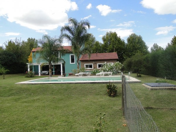 CASA A LA VENTA EN COUNTRY LA HERRADURA - VILLA ALLENDE