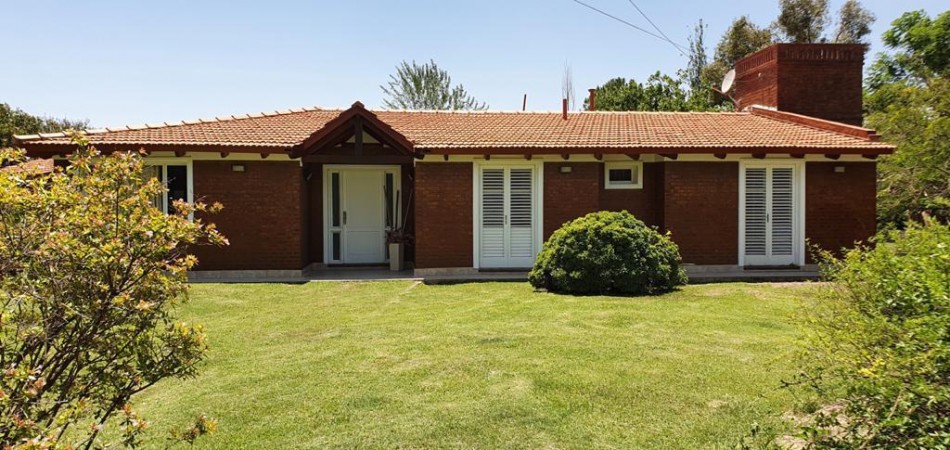 VENDO CASA EN COUNTRY LA HERRADURA 